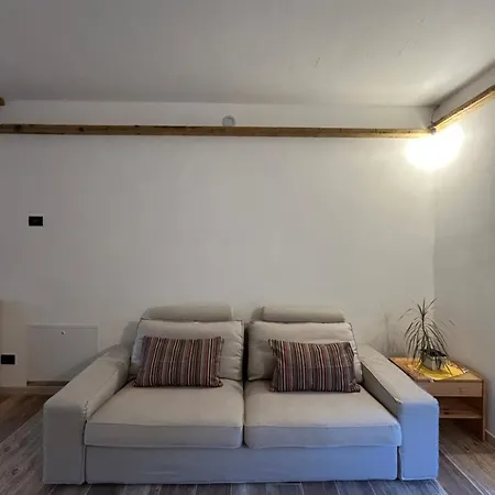 Semesterbostad Casa Sally - E Montagna Cresciasca