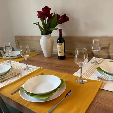 Casa Sally - E Montagna Ferienhaus Cresciasca